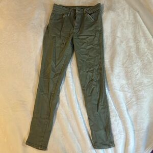 Size 6 Light Green American Eagle Hi-Rise Jeggings